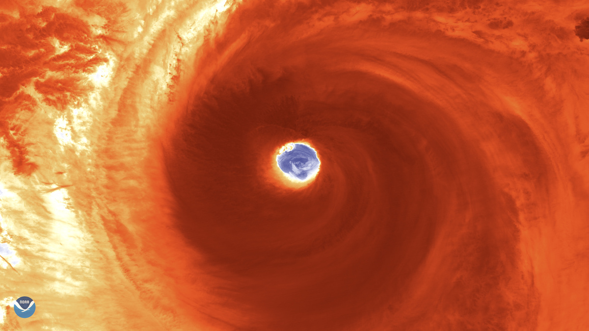Het oog van de cycloon getrokken door de polaire NOAA-20 satelliet.
